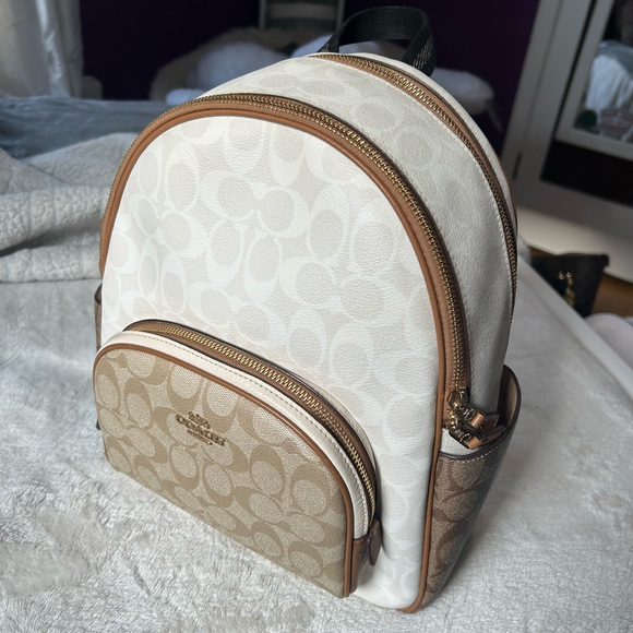 Coach Medium Court Backpack in Signature Canvas - Picture 6 of 11